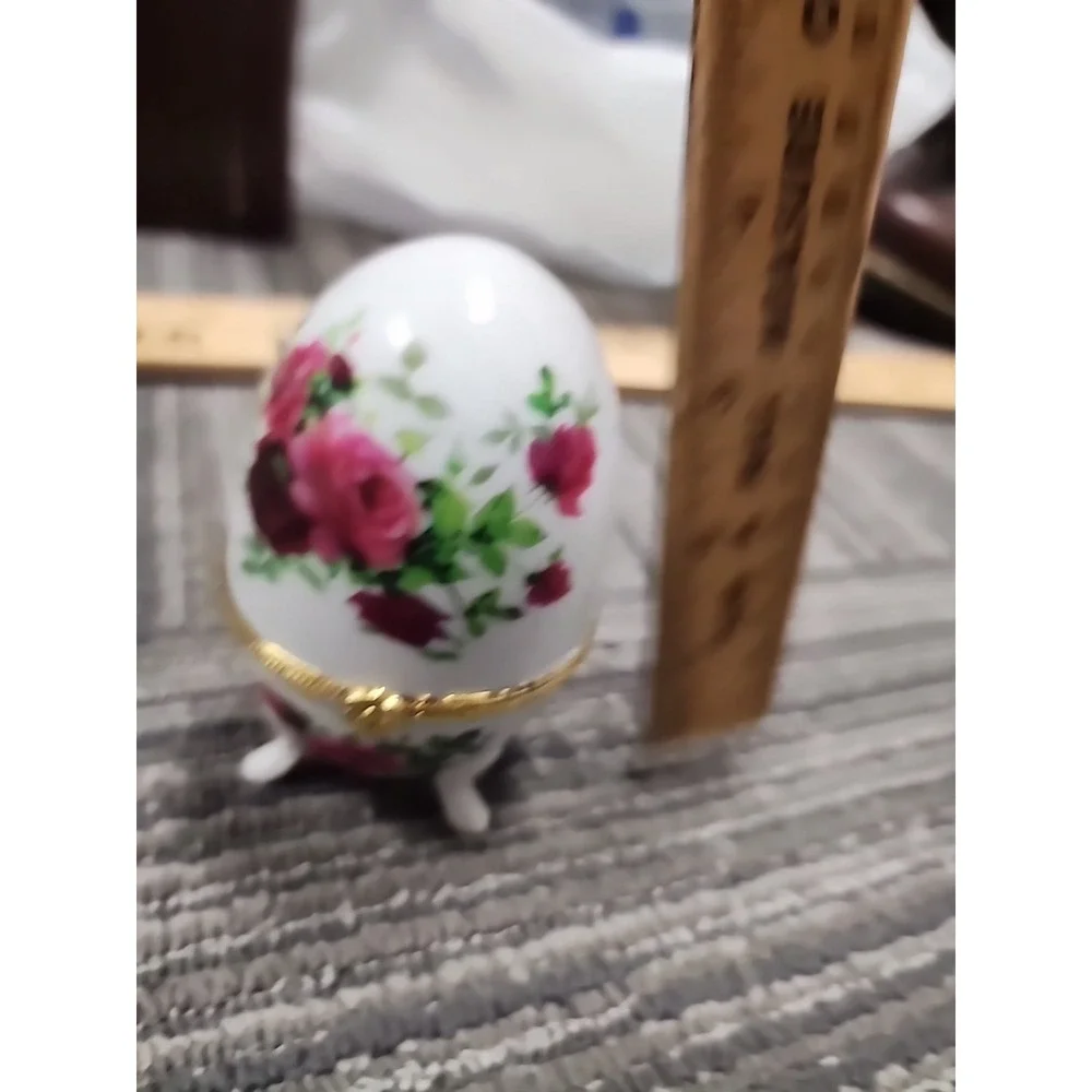 Vintage Pink Rose Hinged Porcelain Footed Trinket Egg/ Box Pre-owned  4